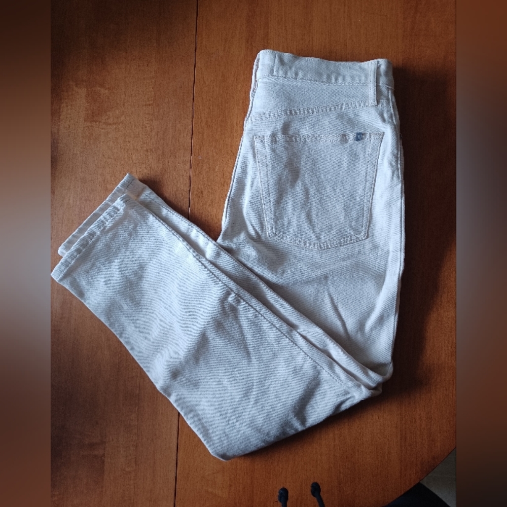 Everlane Straight Leg Jeans in Light Gray